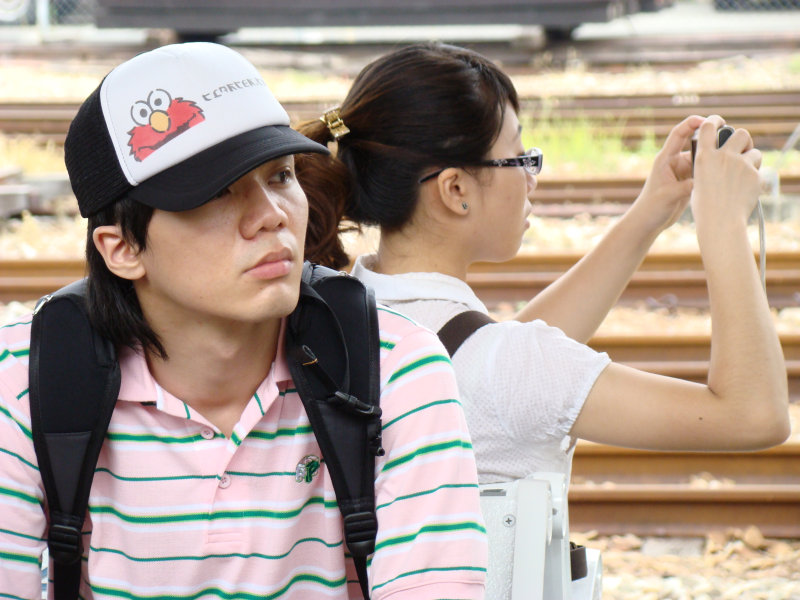 台灣鐵路旅遊攝影台中火車站月台旅客特寫2007攝影照片58