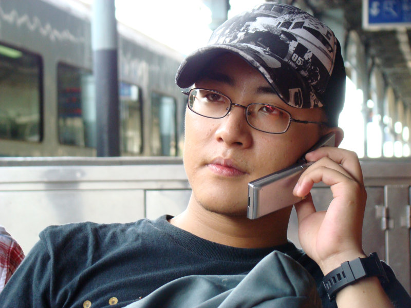 台灣鐵路旅遊攝影台中火車站月台旅客特寫2007攝影照片82