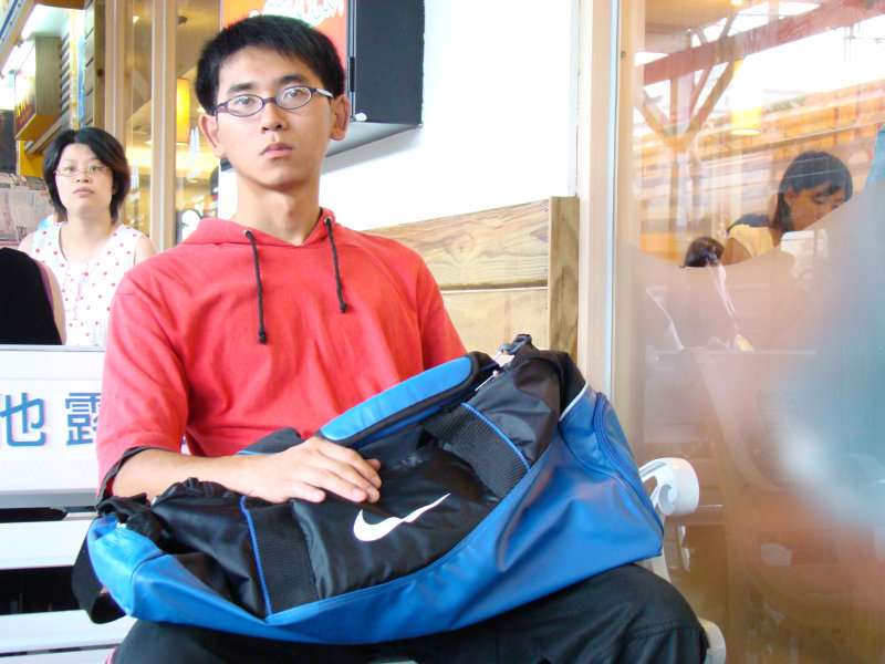 台灣鐵路旅遊攝影台中火車站月台旅客特寫2007攝影照片93