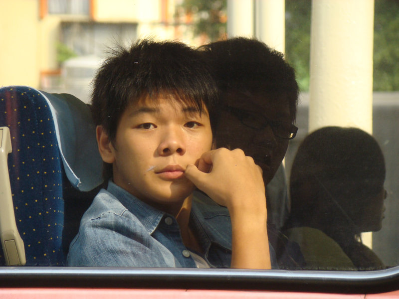 台灣鐵路旅遊攝影台中火車站月台旅客特寫2007攝影照片102