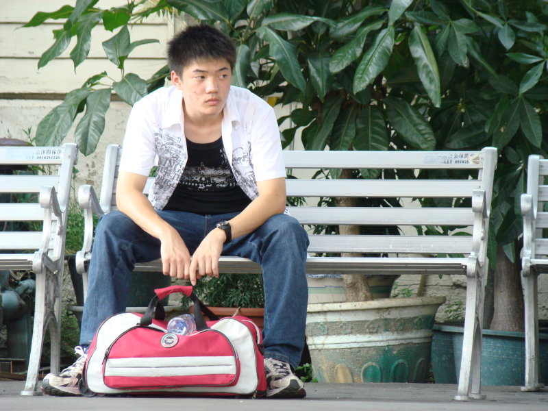 台灣鐵路旅遊攝影台中火車站月台旅客特寫2007攝影照片107