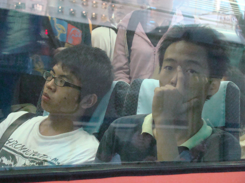 台灣鐵路旅遊攝影台中火車站月台旅客特寫2007攝影照片136