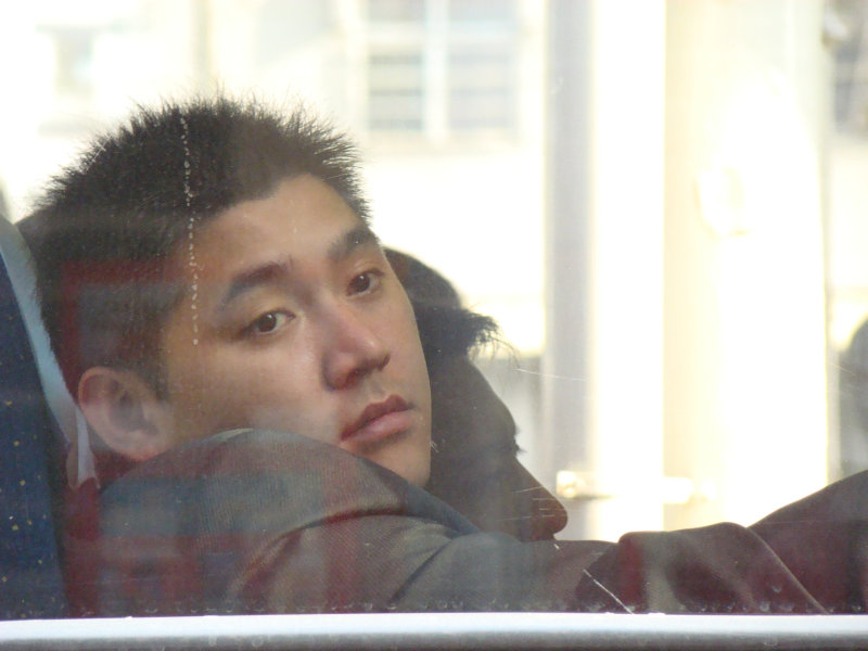 台灣鐵路旅遊攝影台中火車站月台旅客特寫2007攝影照片155