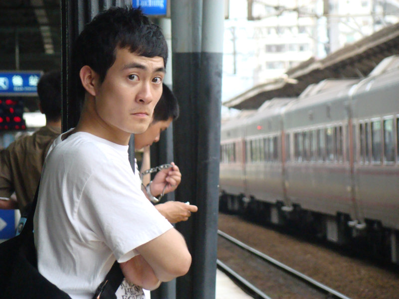 台灣鐵路旅遊攝影台中火車站月台旅客特寫2009攝影照片14