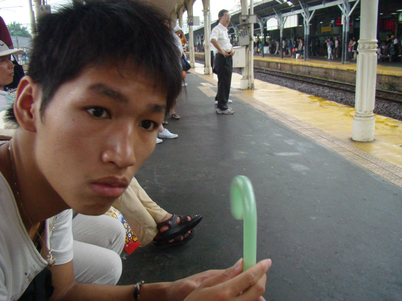 台灣鐵路旅遊攝影台中火車站月台旅客特寫2009攝影照片35