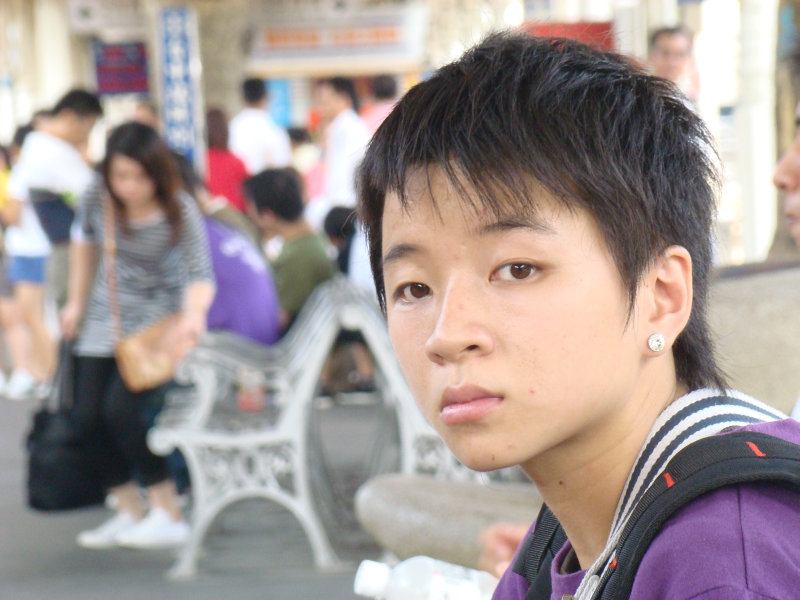 台灣鐵路旅遊攝影台中火車站月台旅客特寫2009攝影照片36