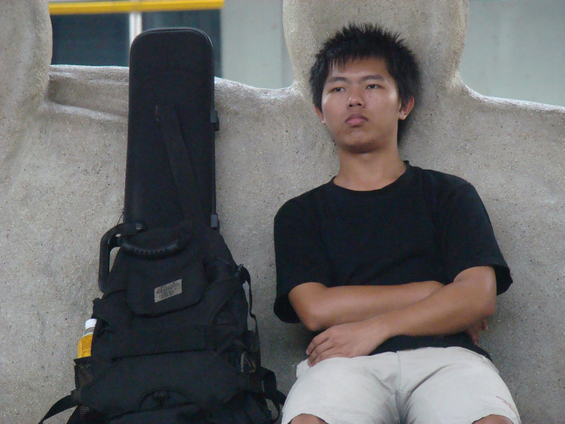 台灣鐵路旅遊攝影台中火車站月台旅客特寫2009攝影照片38