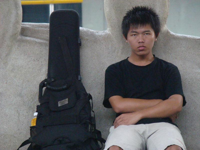 台灣鐵路旅遊攝影台中火車站月台旅客特寫2009攝影照片39
