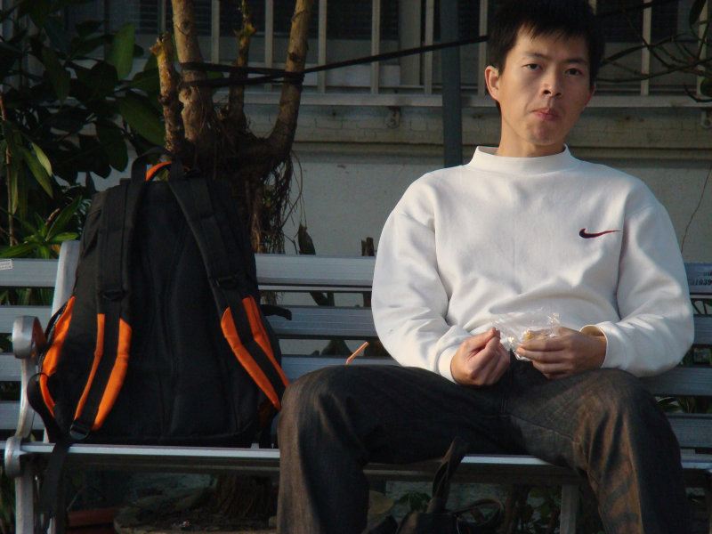 台灣鐵路旅遊攝影台中火車站月台旅客特寫2009攝影照片73