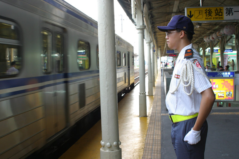 台灣鐵路旅遊攝影台中火車站高中儀隊表演台中一中攝影照片3