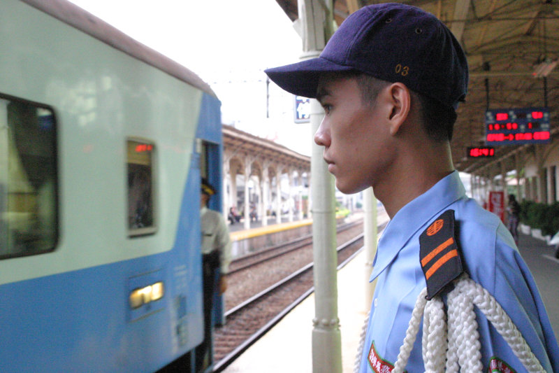 台灣鐵路旅遊攝影台中火車站高中儀隊表演台中一中攝影照片12