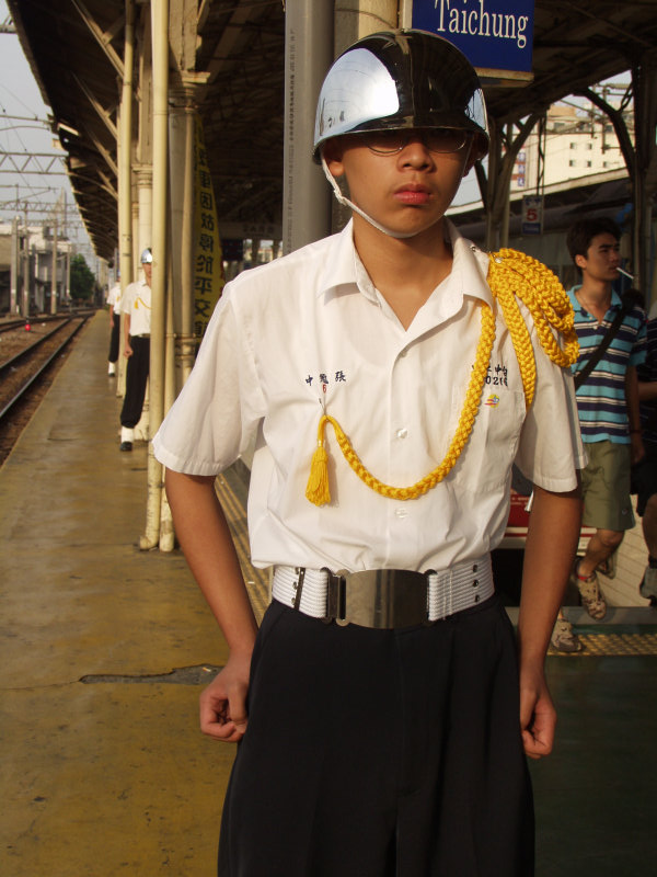 台灣鐵路旅遊攝影台中火車站高中儀隊表演台中二中攝影照片3