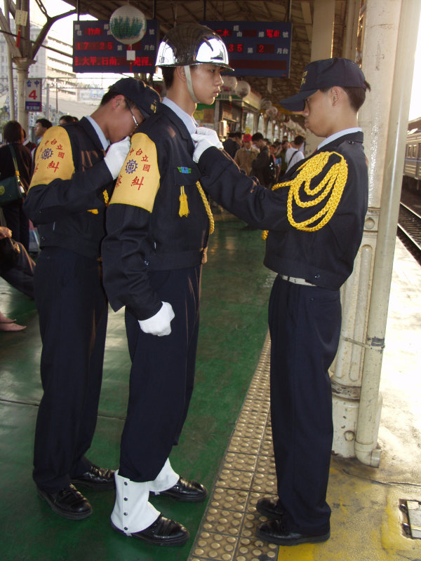 台灣鐵路旅遊攝影台中火車站高中儀隊表演台中高工攝影照片6