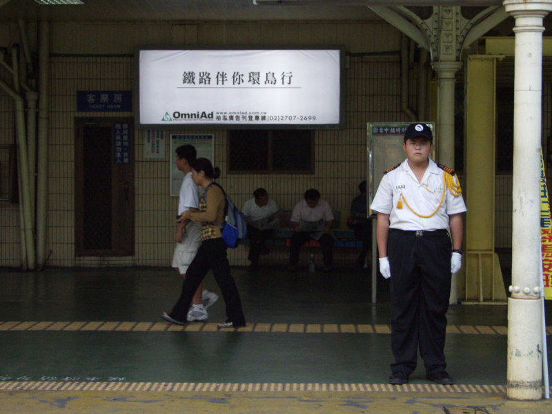 台灣鐵路旅遊攝影台中火車站高中儀隊表演台中高農攝影照片5