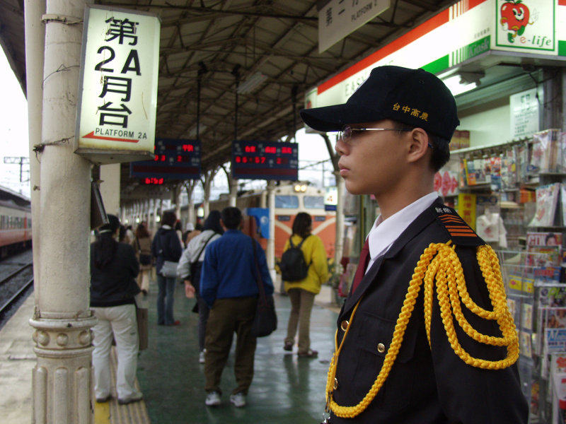 台灣鐵路旅遊攝影台中火車站高中儀隊表演台中高農攝影照片12