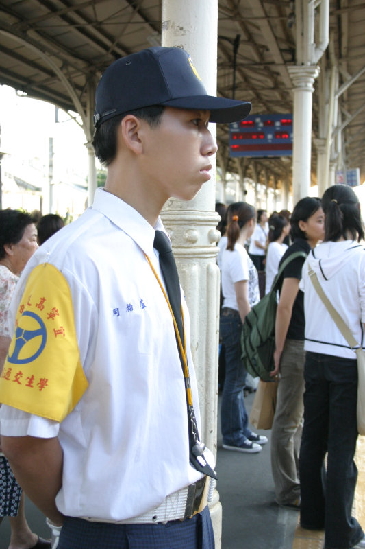 台灣鐵路旅遊攝影台中火車站高中儀隊表演宜寧中學攝影照片2