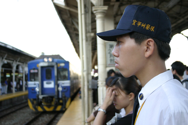 台灣鐵路旅遊攝影台中火車站高中儀隊表演宜寧中學攝影照片3
