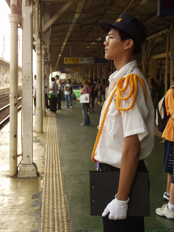 台灣鐵路旅遊攝影台中火車站高中儀隊表演文華高中攝影照片7