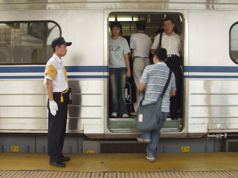 台灣鐵路旅遊攝影台中火車站高中儀隊表演文華高中攝影照片13