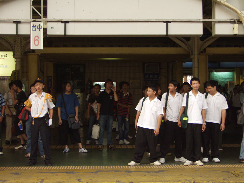 台灣鐵路旅遊攝影台中火車站高中儀隊表演文華高中攝影照片17