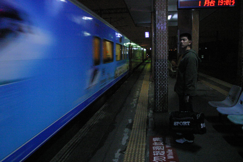 台灣鐵路旅遊攝影山線鐵路台中縣烏日火車站攝影照片7