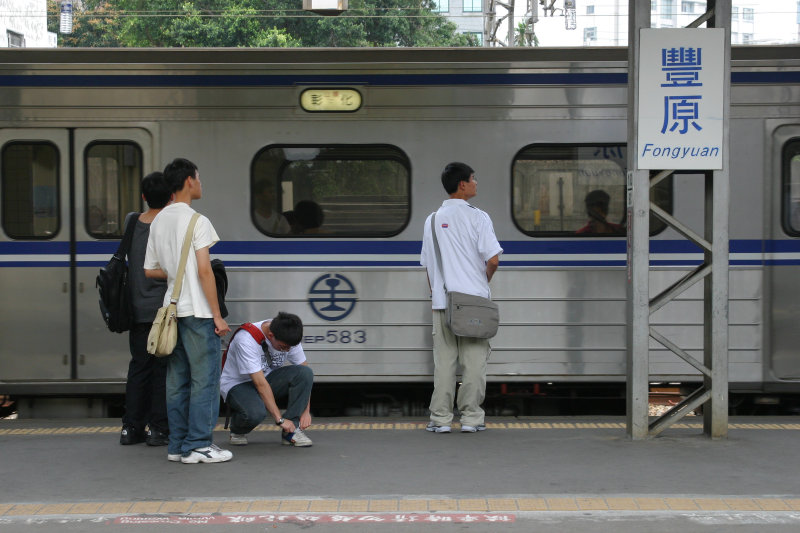 台灣鐵路旅遊攝影山線鐵路豐原火車站2005攝影照片4
