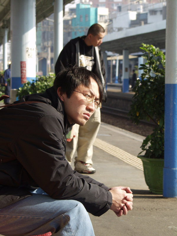 台灣鐵路旅遊攝影彰化火車站月台旅客2003年攝影照片5