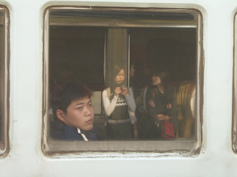 台灣鐵路旅遊攝影彰化火車站月台旅客2003年攝影照片10