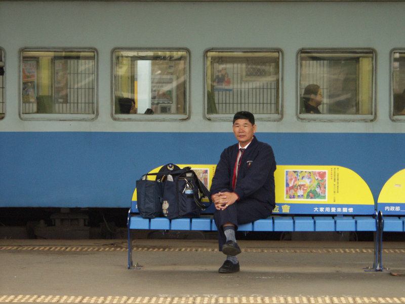 台灣鐵路旅遊攝影彰化火車站月台旅客2003年攝影照片51
