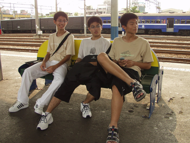 台灣鐵路旅遊攝影彰化火車站月台旅客2003年攝影照片88