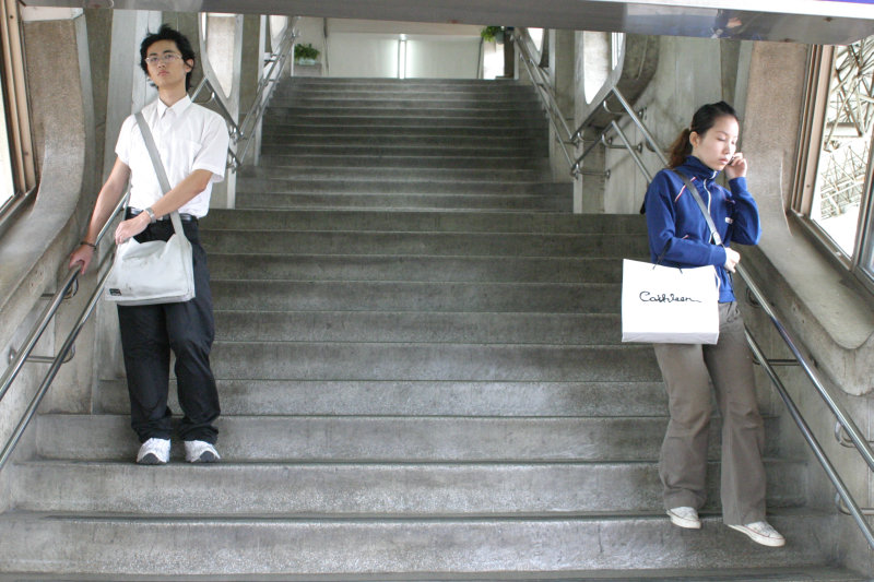 台灣鐵路旅遊攝影彰化火車站月台旅客2004年攝影照片15