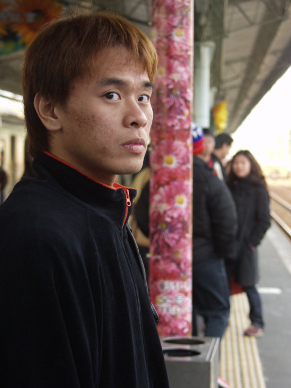 台灣鐵路旅遊攝影彰化火車站月台旅客2004年攝影照片65