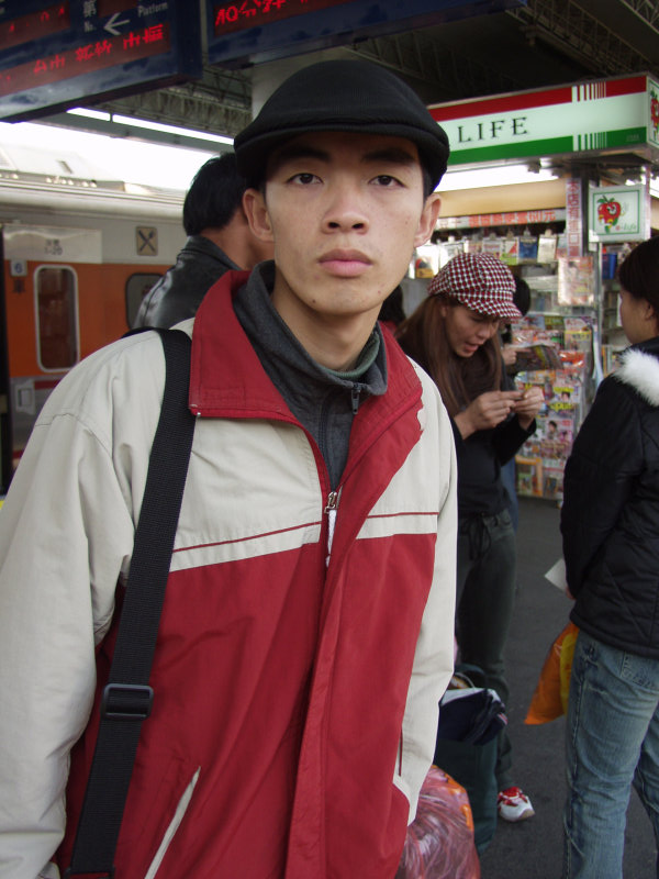 台灣鐵路旅遊攝影彰化火車站月台旅客2004年攝影照片68