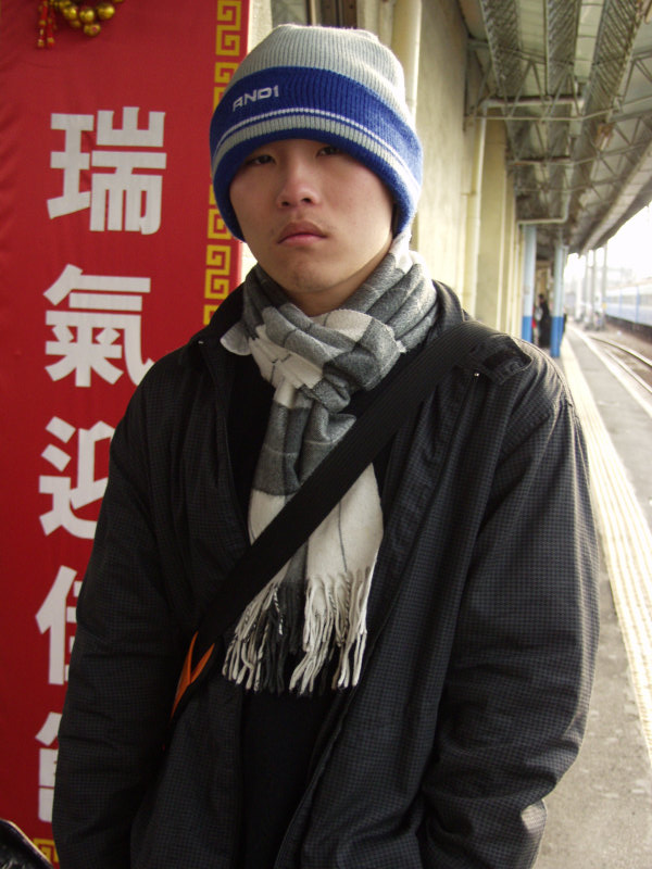 台灣鐵路旅遊攝影彰化火車站月台旅客2004年攝影照片76