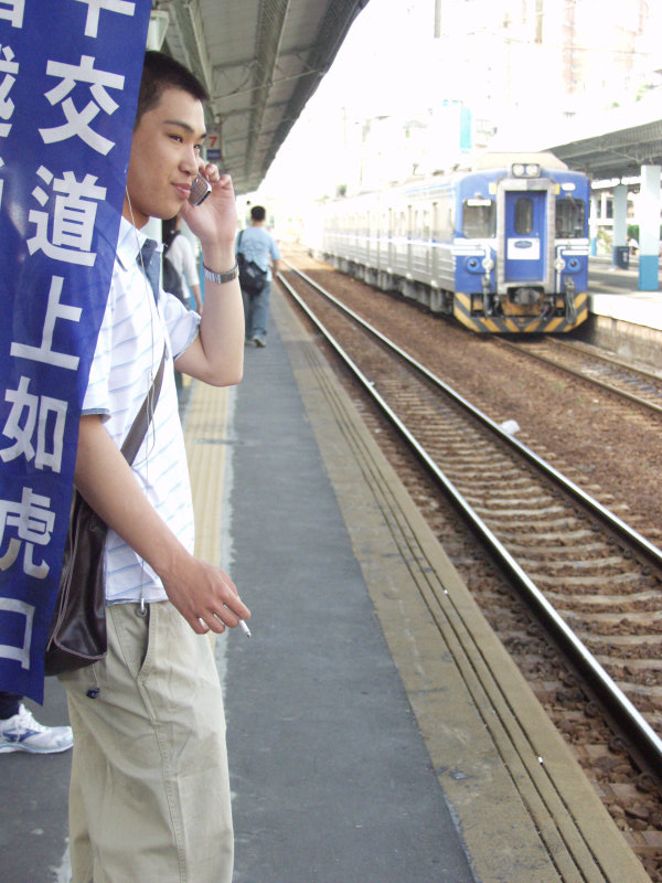 台灣鐵路旅遊攝影彰化火車站月台旅客2004年攝影照片89