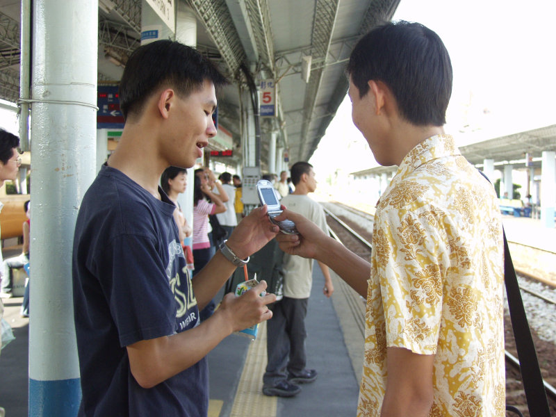 台灣鐵路旅遊攝影彰化火車站月台旅客2004年攝影照片99