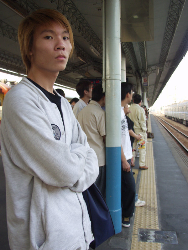 台灣鐵路旅遊攝影彰化火車站月台旅客2004年攝影照片134