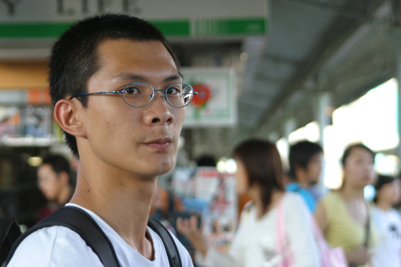 台灣鐵路旅遊攝影彰化火車站月台旅客2005年攝影照片1