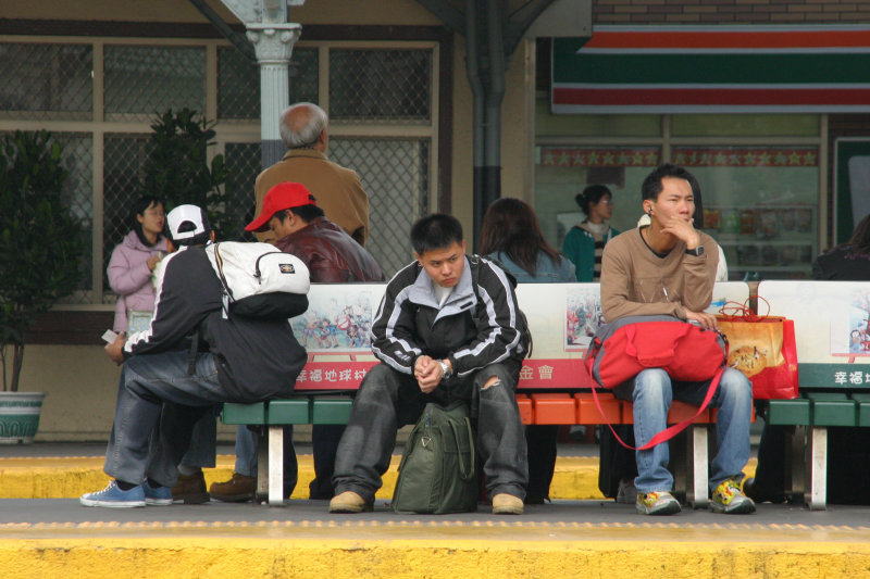 台灣鐵路旅遊攝影彰化火車站月台旅客2005年攝影照片18