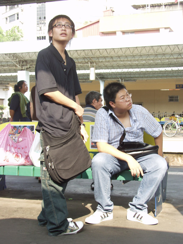 台灣鐵路旅遊攝影彰化火車站月台旅客2005年攝影照片63