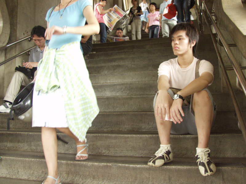 台灣鐵路旅遊攝影彰化火車站月台旅客2005年攝影照片70