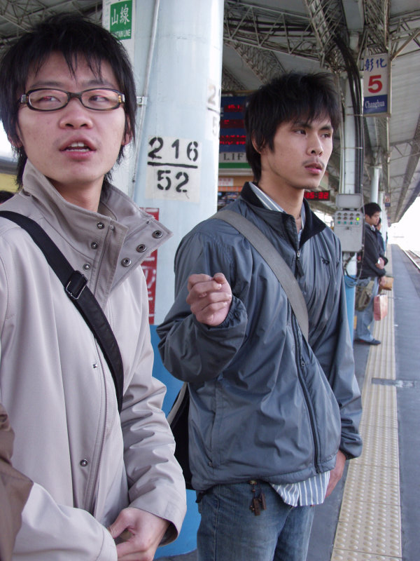 台灣鐵路旅遊攝影彰化火車站月台旅客2006年攝影照片13