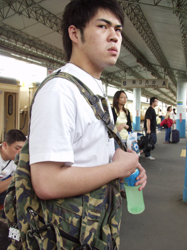 台灣鐵路旅遊攝影彰化火車站月台旅客2006年攝影照片25