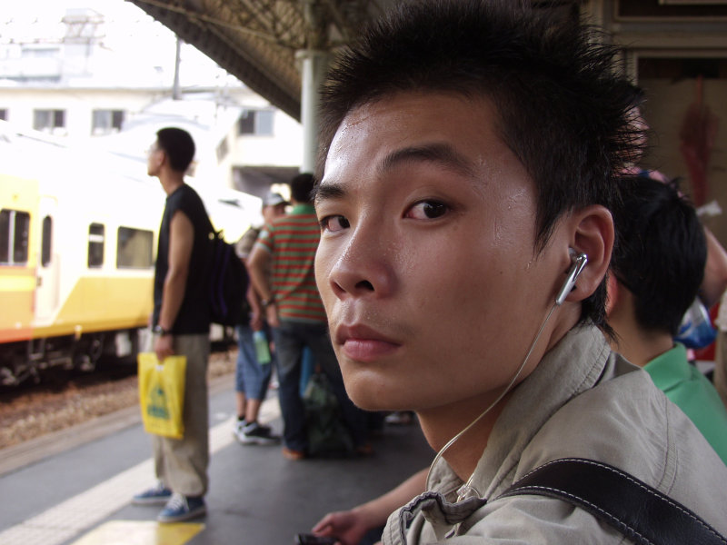 台灣鐵路旅遊攝影彰化火車站月台旅客2006年攝影照片29