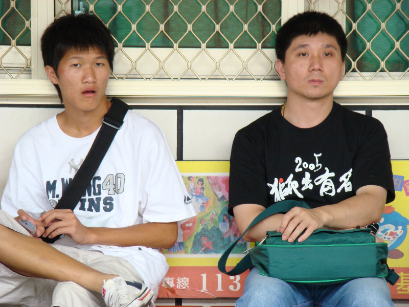 台灣鐵路旅遊攝影彰化火車站月台旅客2007年攝影照片37