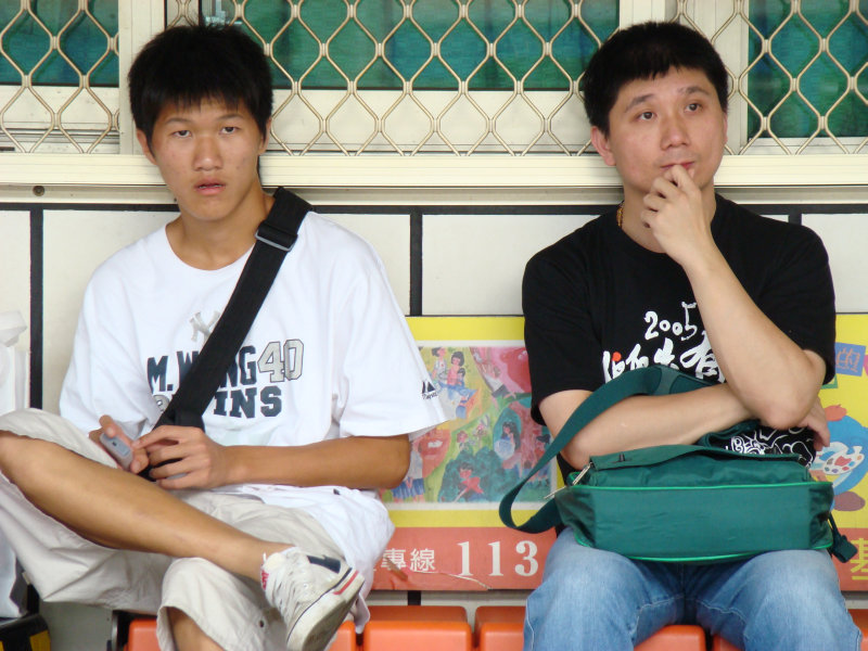 台灣鐵路旅遊攝影彰化火車站月台旅客2007年攝影照片40