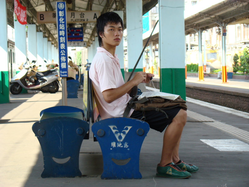 台灣鐵路旅遊攝影彰化火車站月台旅客2007年攝影照片61