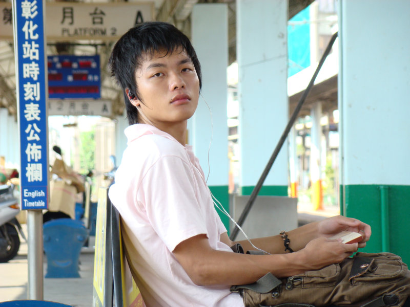 台灣鐵路旅遊攝影彰化火車站月台旅客2007年攝影照片63