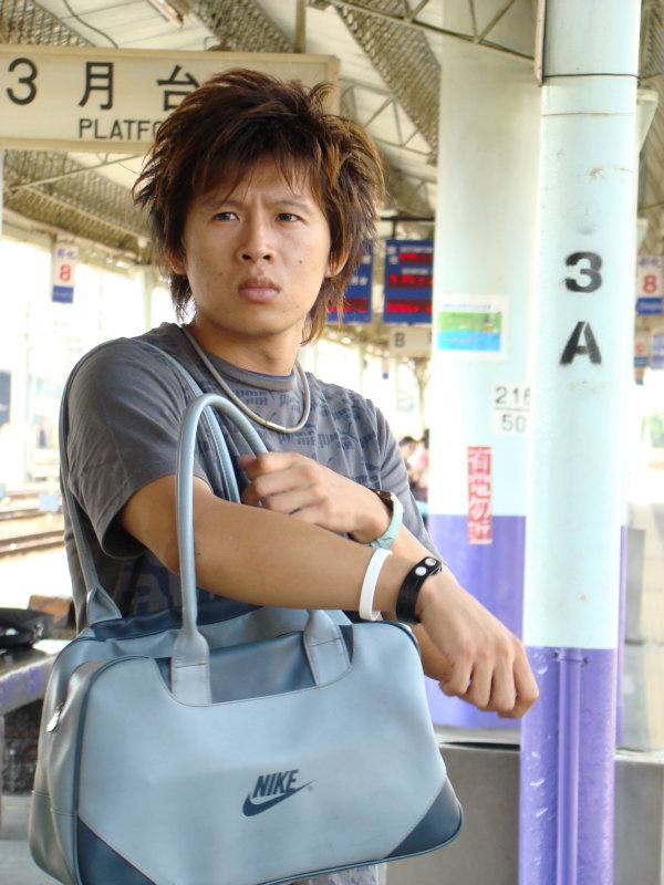 台灣鐵路旅遊攝影彰化火車站月台旅客2007年攝影照片66
