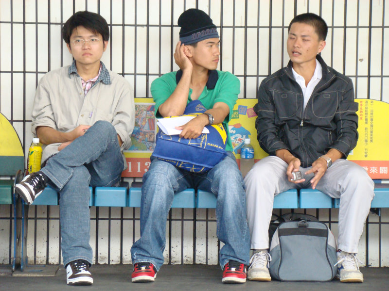 台灣鐵路旅遊攝影彰化火車站月台旅客2007年攝影照片98